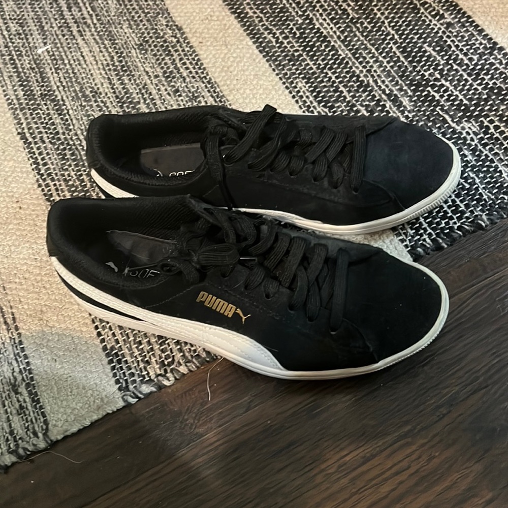Women’s puma size 7.5